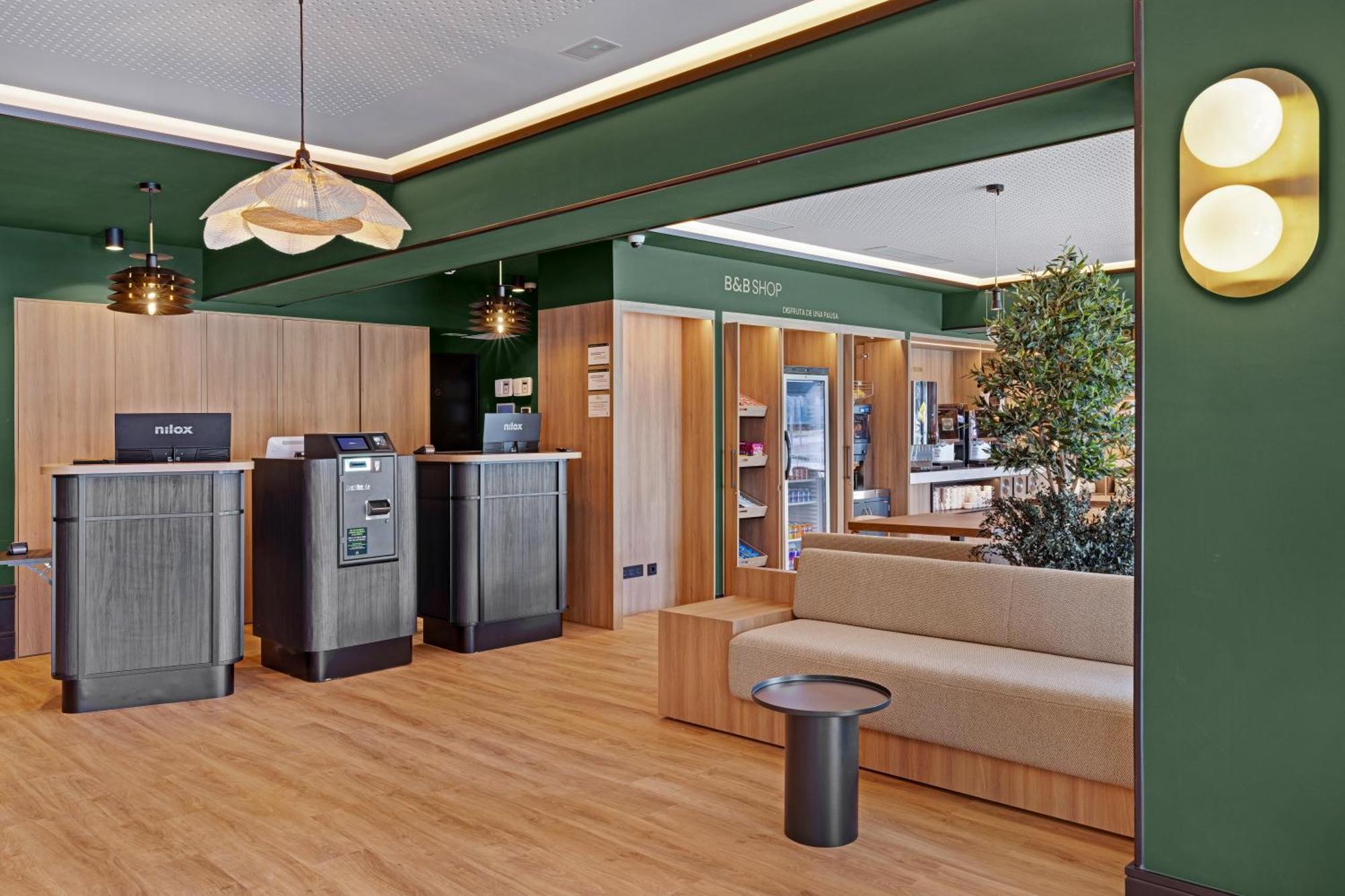 B&B Hotel Santiago Миядойро Екстериор снимка