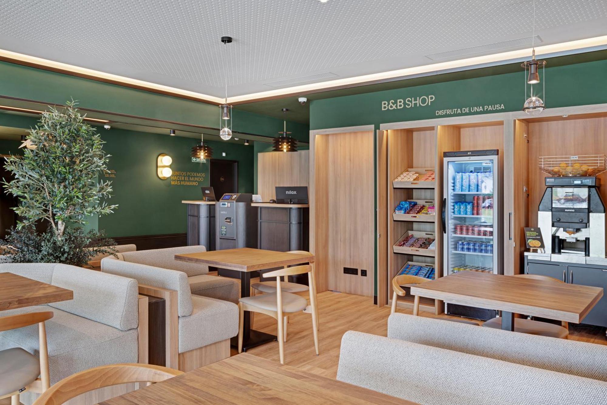 B&B Hotel Santiago Миядойро Екстериор снимка