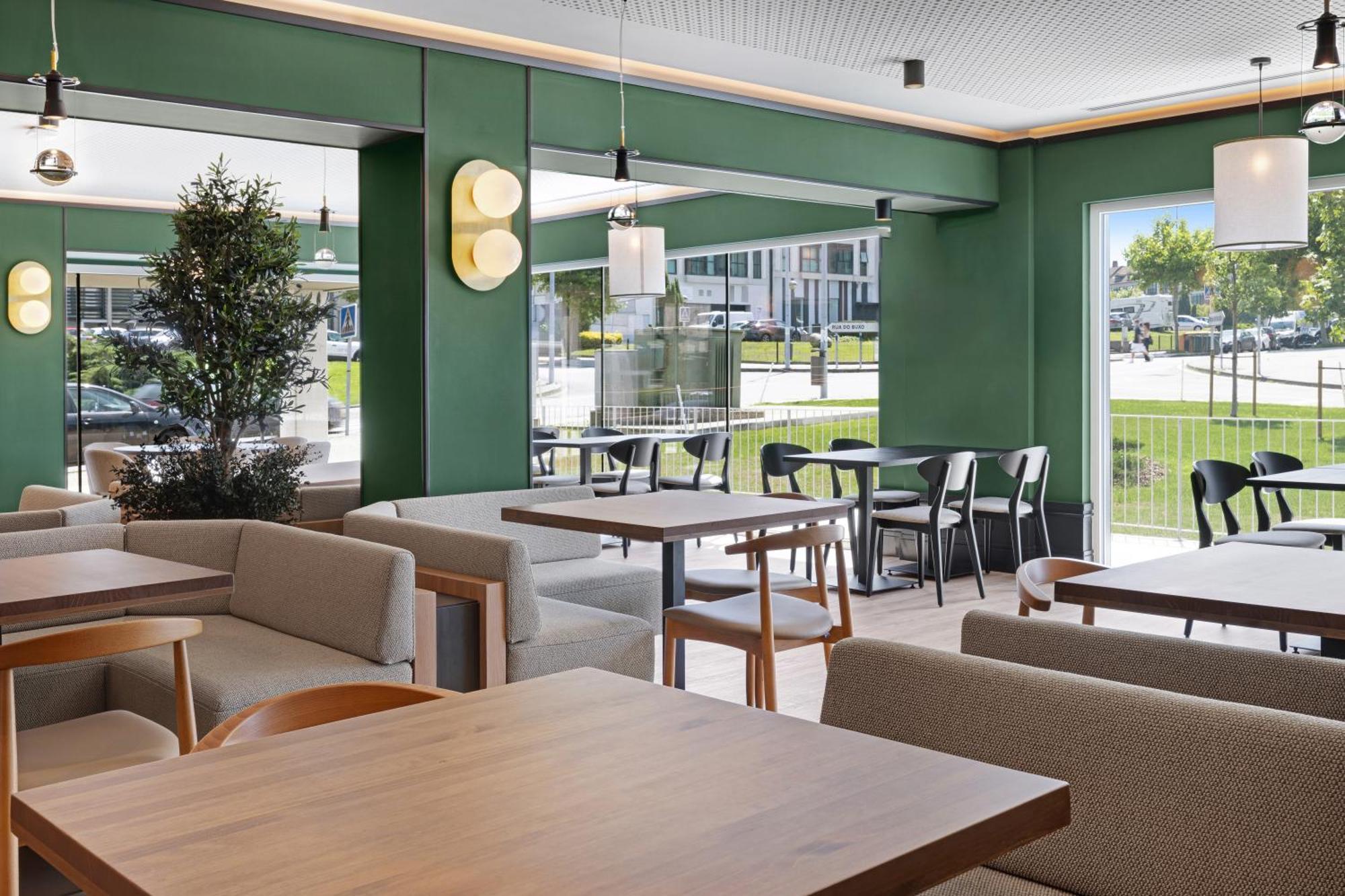 B&B Hotel Santiago Миядойро Екстериор снимка